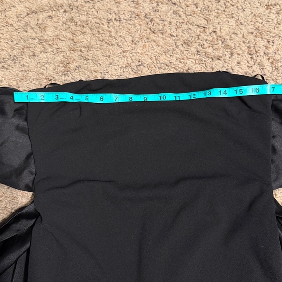 Betsy & Adam Dina Scuba Crepe Halter Neck Gown - Picture 10 of 10